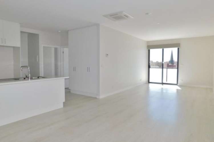 Third view of Homely apartment listing, 2/174 Upper Heidelberg Road, Ivanhoe VIC 3079
