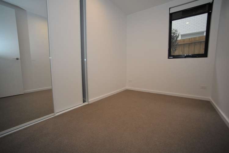 Fifth view of Homely apartment listing, 5/25 Belmont Avenue North, Glen Iris VIC 3146