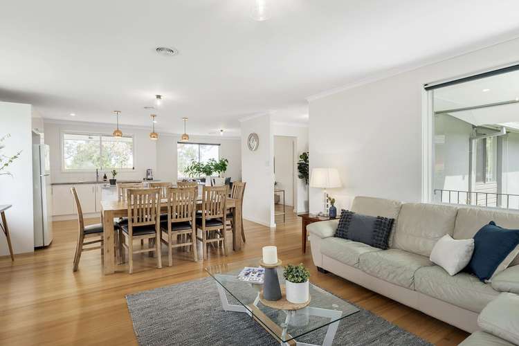 Second view of Homely house listing, 5 Amanda Court, Yallambie VIC 3085