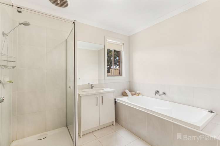 Fifth view of Homely house listing, 33 Pauline Way, Kilmore VIC 3764