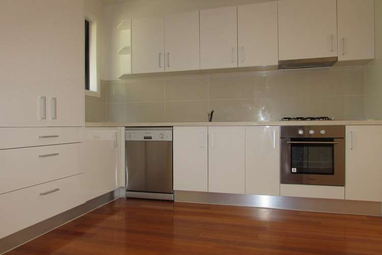 Second view of Homely townhouse listing, 6/5 Edward Court, Ivanhoe VIC 3079