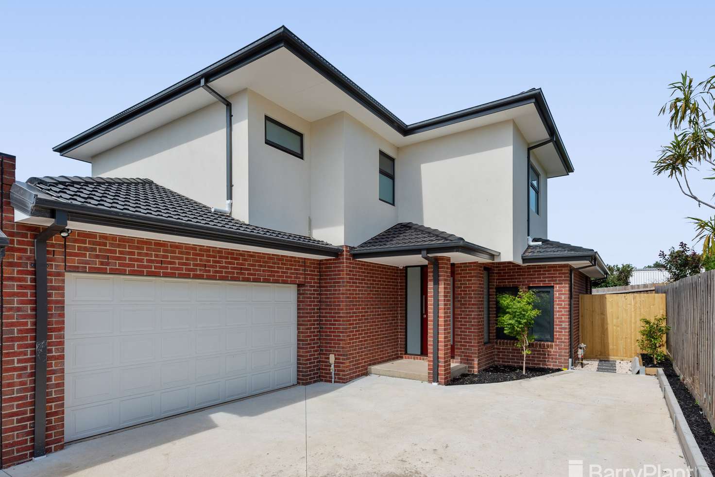 Main view of Homely townhouse listing, 2/122 Dorking Road, Box Hill North VIC 3129