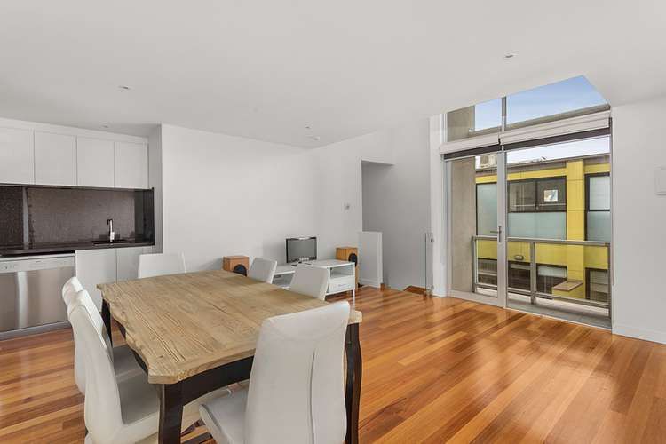 Third view of Homely apartment listing, 5/15 Little Queensbury Street, Carlton VIC 3053