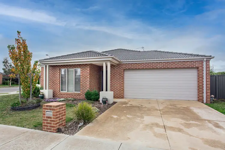 1 Angus Close