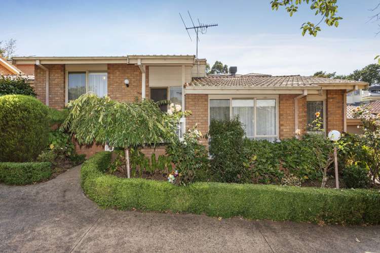 Main view of Homely unit listing, 2/33 Wooddale Grove, Donvale VIC 3111