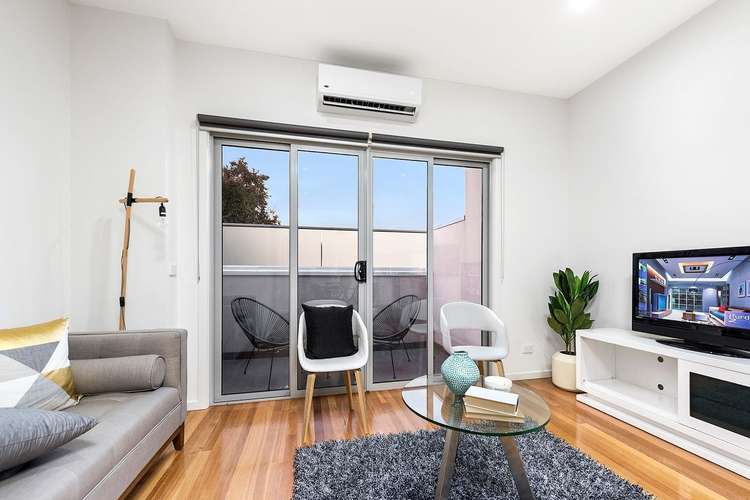 Main view of Homely townhouse listing, 4/162-166 Cumberland Road, Pascoe Vale VIC 3044