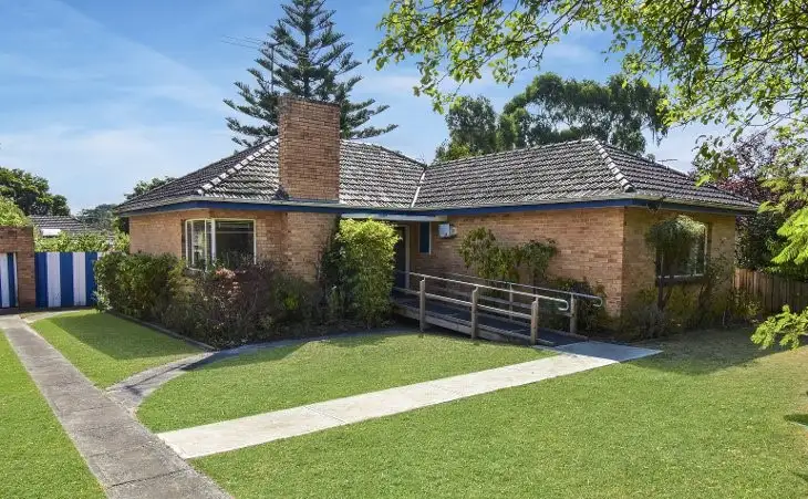 24 Nicholson Street