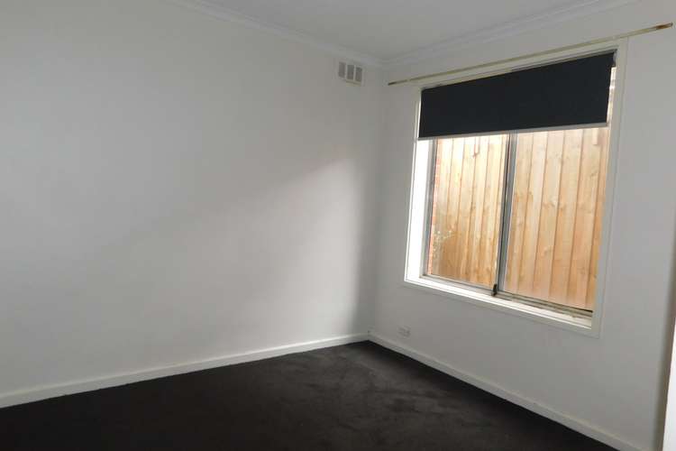 Fifth view of Homely apartment listing, 1/37 Grange Road, Fairfield VIC 3078