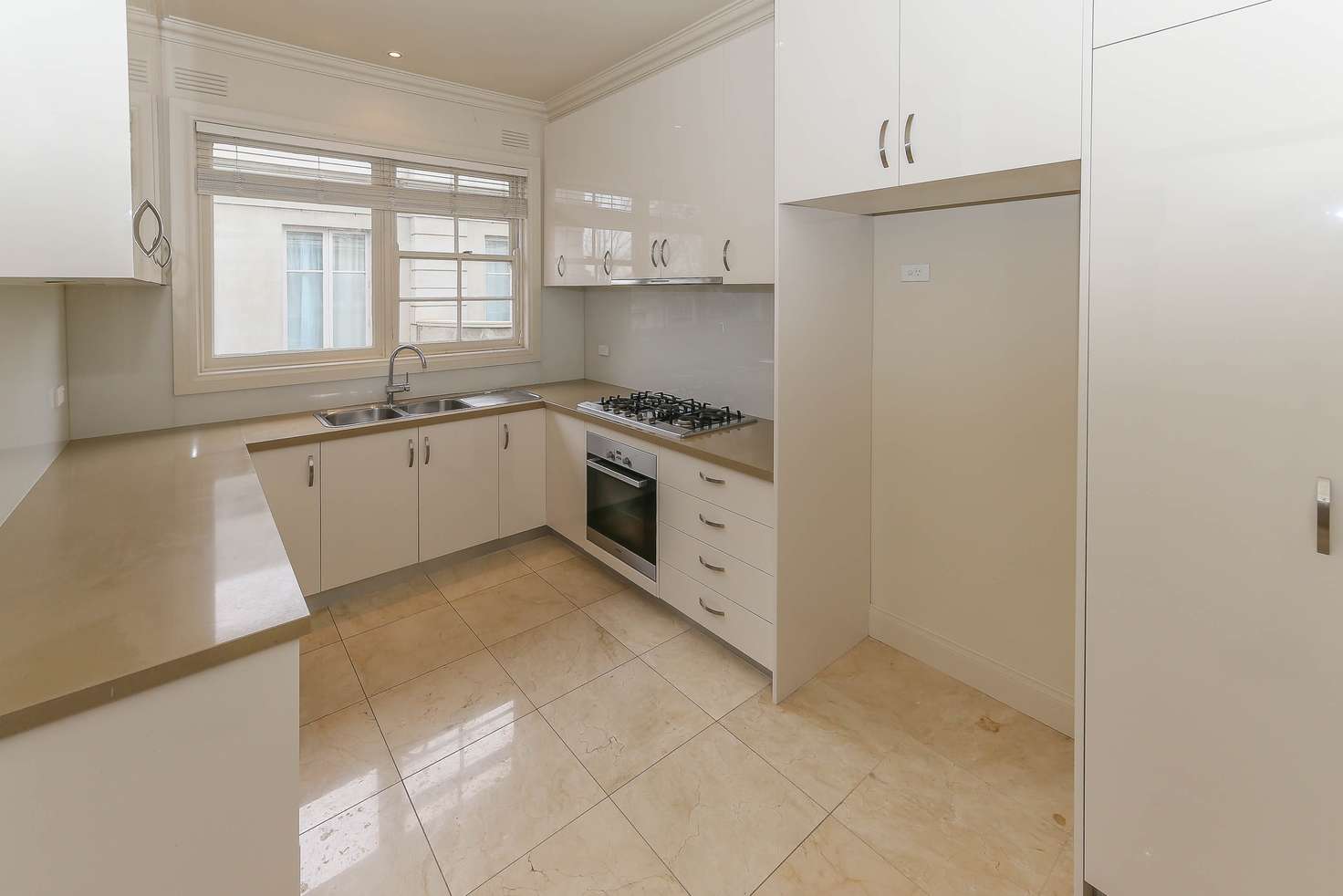 Main view of Homely unit listing, 2/6 Deepdene Place, Deepdene VIC 3103