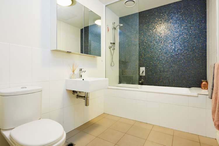 Fifth view of Homely apartment listing, 2/2 Olive York Way, Brunswick West VIC 3055