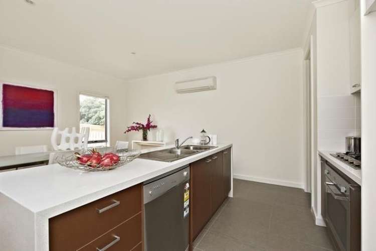 Fourth view of Homely townhouse listing, 2/152 Hawdon Street, Heidelberg VIC 3084