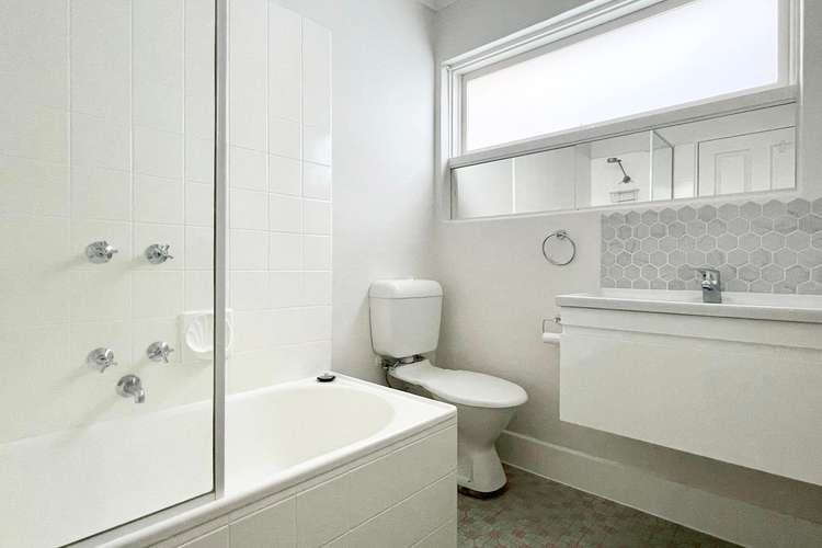 Third view of Homely apartment listing, 5/19 Ash Grove, Caulfield VIC 3162