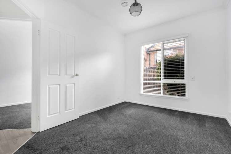 Fourth view of Homely villa listing, 2/78 Woodland  Street, Strathmore VIC 3041