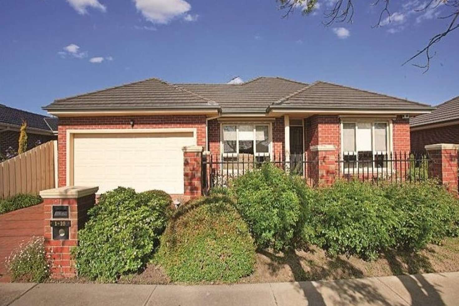 Main view of Homely unit listing, 1/10 Alexander Street, Mount Waverley VIC 3149