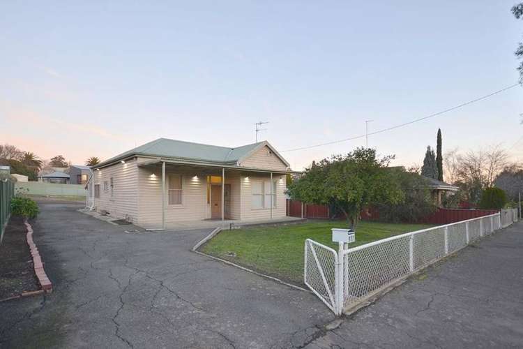 831 Barkly Street, Mount Pleasant VIC 3350