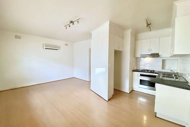 Main view of Homely apartment listing, 3/5 Spray Street, Elwood VIC 3184