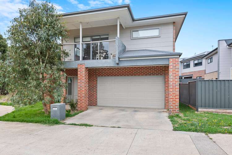 28 Lucia Crescent, Mount Clear VIC 3350