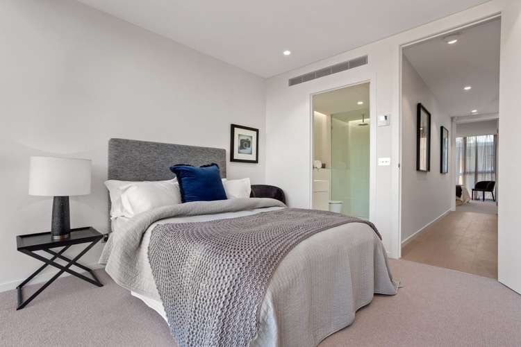 Sixth view of Homely house listing, 2 Bridleway Walk, Parkville VIC 3052