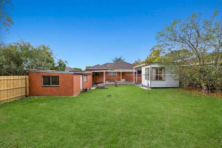 Fifth view of Homely house listing, 4 Oakern Street, Mount Waverley VIC 3149