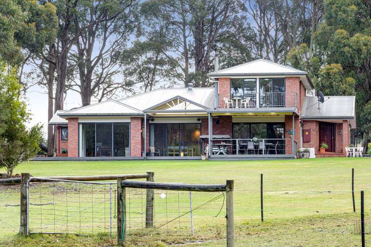 99 Lyons Road, Navigators VIC 3352