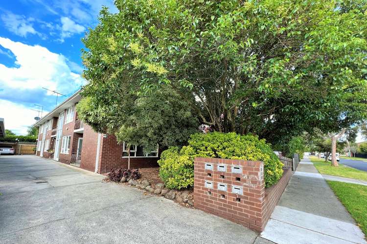 Main view of Homely unit listing, 2/10 Lees Street, Mckinnon VIC 3204