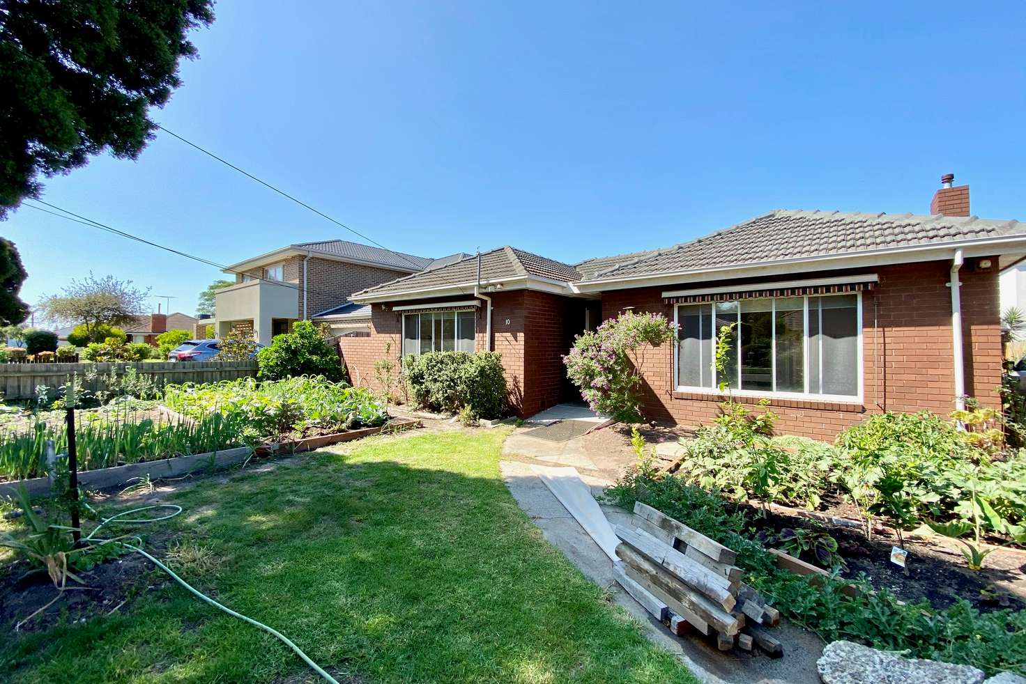 Main view of Homely house listing, 10 Lewis Street, Mount Waverley VIC 3149