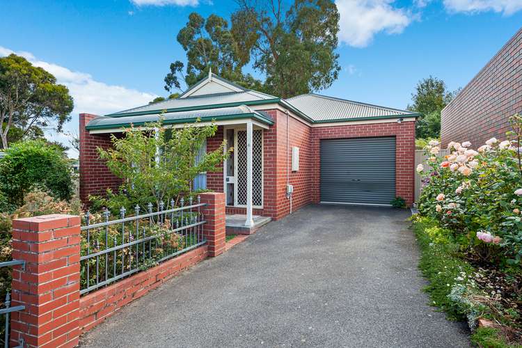 6/2 Finley Court, Mount Clear VIC 3350
