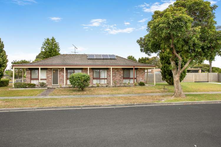 8 Barrington Drive, Pakenham VIC 3810