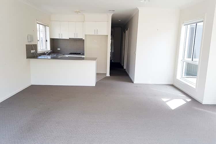 Fourth view of Homely unit listing, 2/11-15 Silverdale Drive, Bacchus Marsh VIC 3340