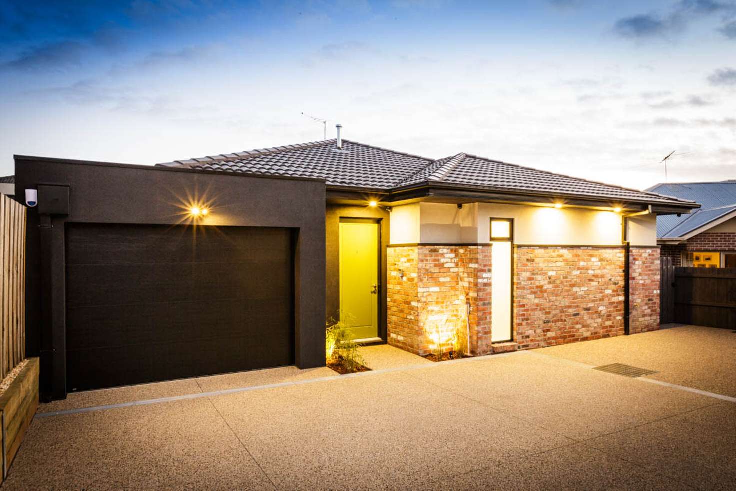 Main view of Homely townhouse listing, 2/19 Vine  Court, Bentleigh East VIC 3165