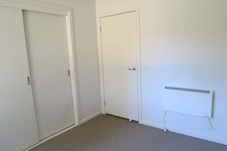 Fifth view of Homely unit listing, 28 Quarry Circuit, Coburg VIC 3058