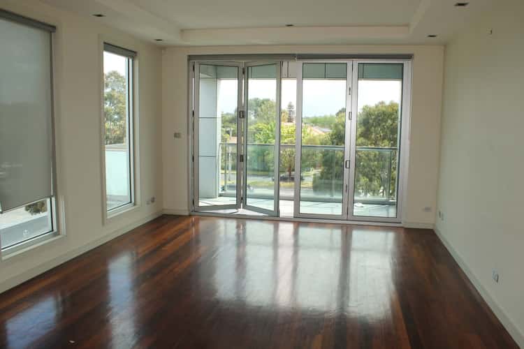 Fourth view of Homely townhouse listing, 2/323 Centre Road, Bentleigh VIC 3204
