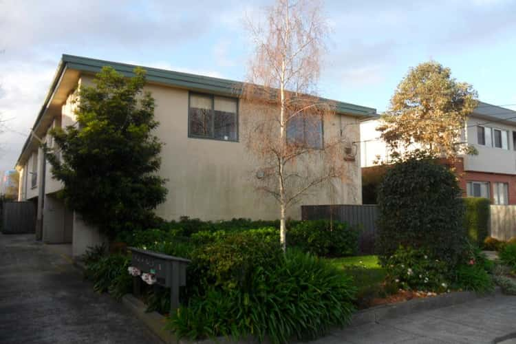 Main view of Homely apartment listing, 2/33 Rosstown Road, Carnegie VIC 3163