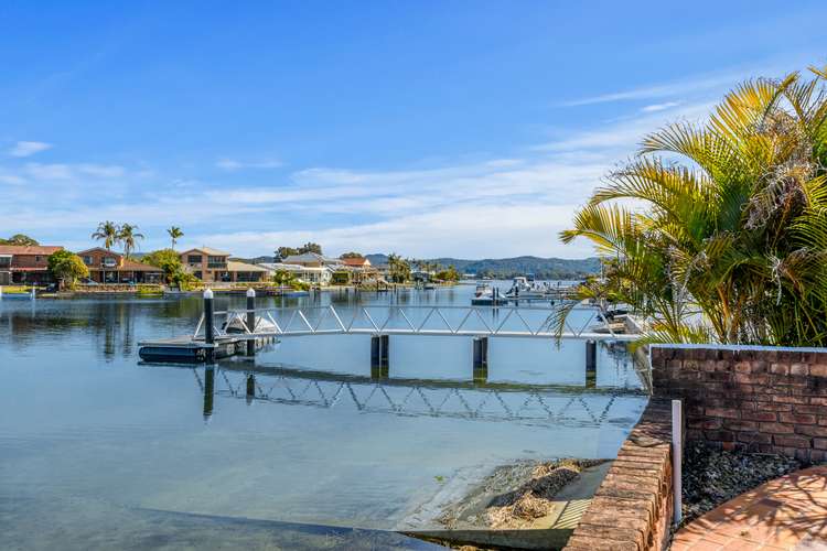 54 Helmsman Blvd, St Huberts Island NSW 2257