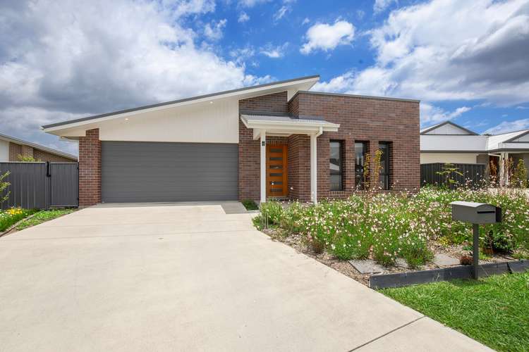 Main view of Homely house listing, 4 Albion Close, Armidale NSW 2350