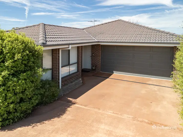 Main view of Homely unit listing, 1/16 Mason Crescent, Armidale NSW 2350
