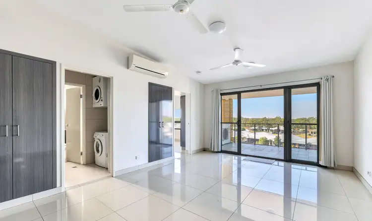 25 Fairweather Crescent