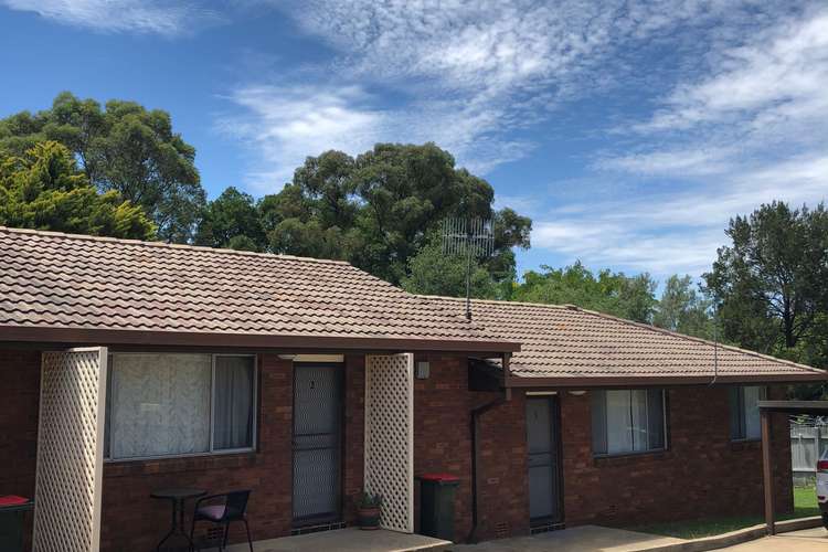 Main view of Homely unit listing, 2/8 Marshall Avenue, Armidale NSW 2350