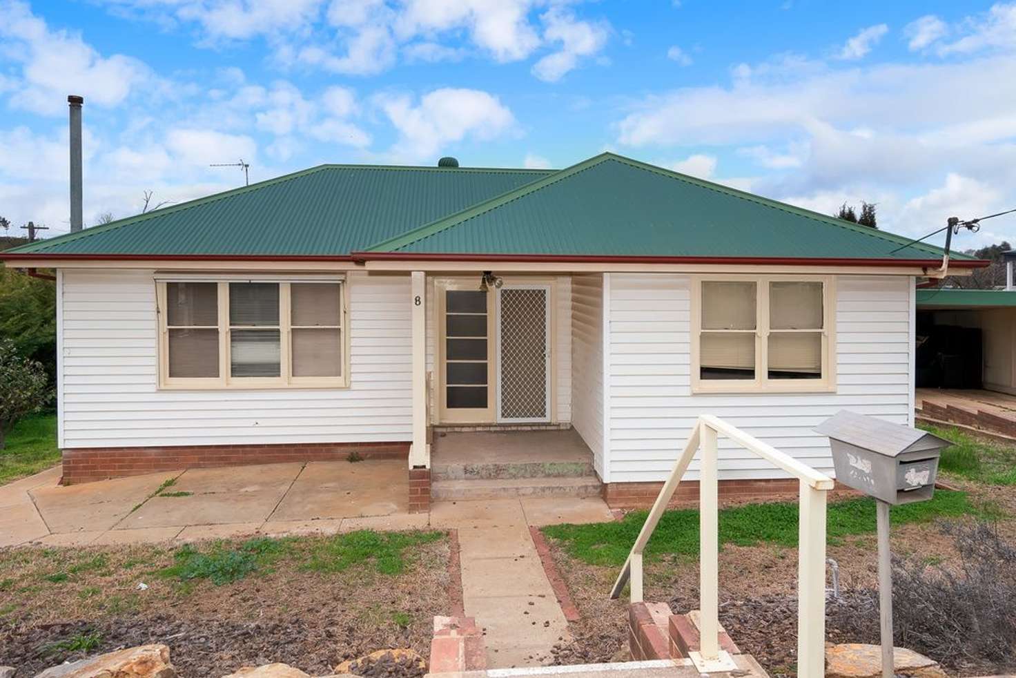 Main view of Homely house listing, 8 Condon Avenue, Mount Austin NSW 2650