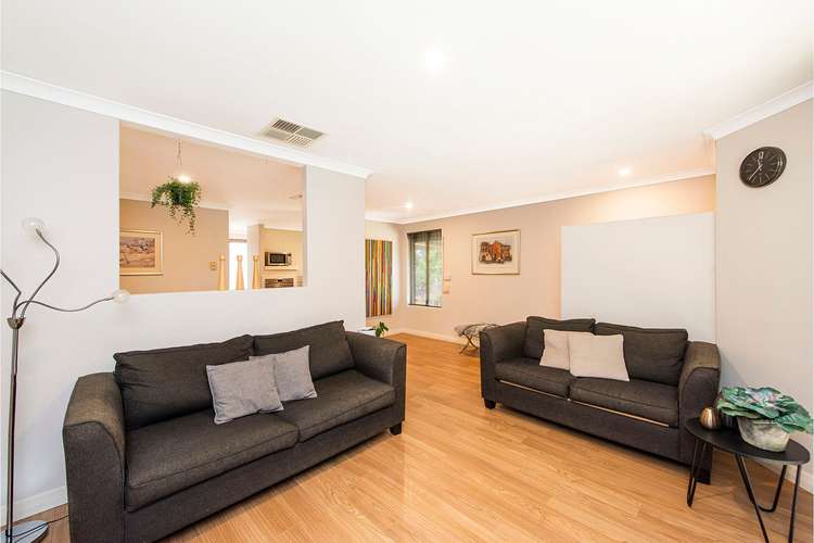 Fifth view of Homely house listing, 2 Pearl Court, Maida Vale WA 6057