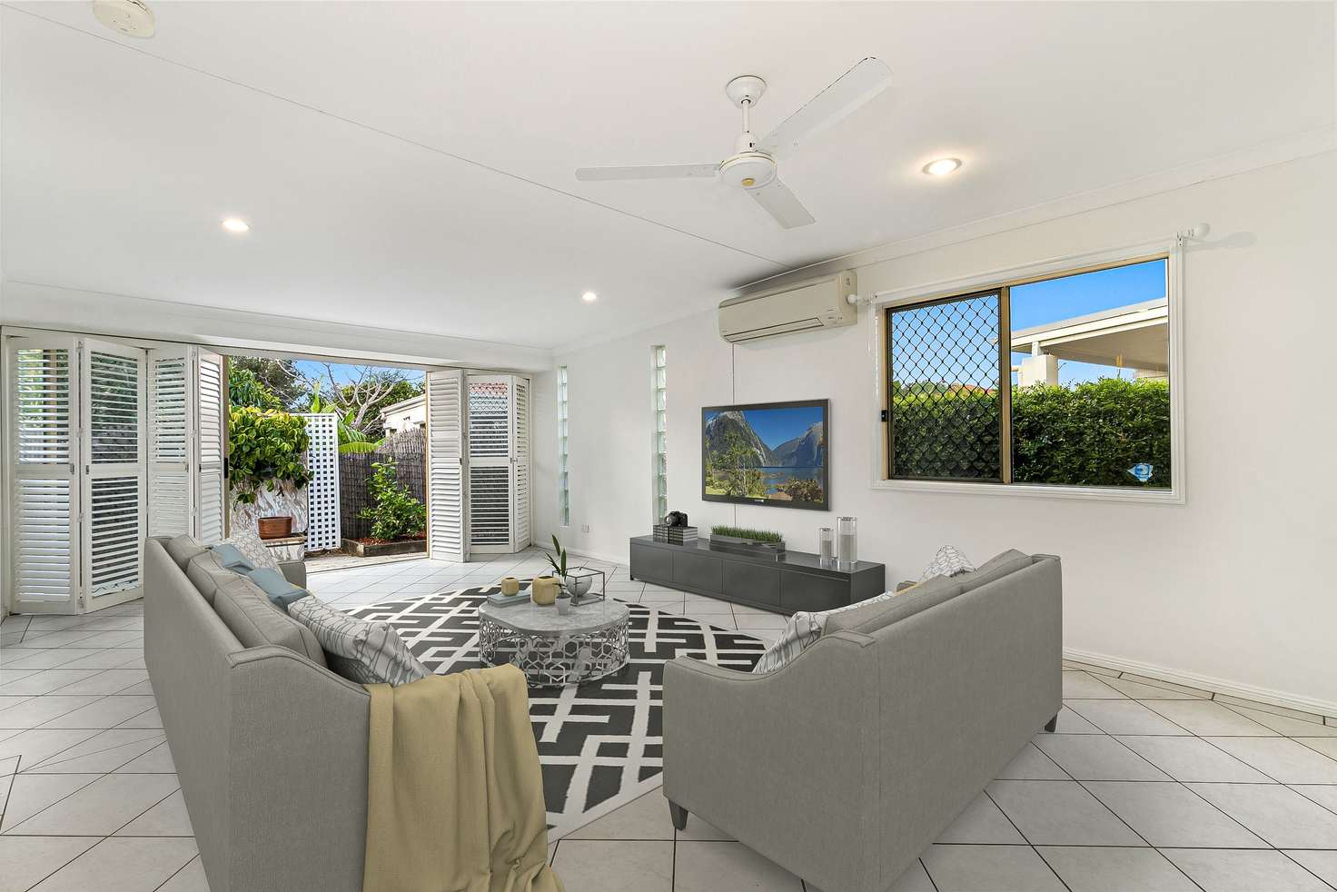 Main view of Homely townhouse listing, 2/9 Amazons Place, Sinnamon Park QLD 4073