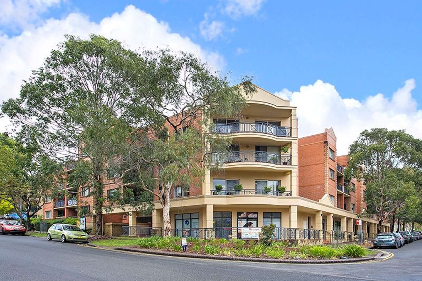 Main view of Homely unit listing, 2/61 Glencoe Street, Sutherland NSW 2232