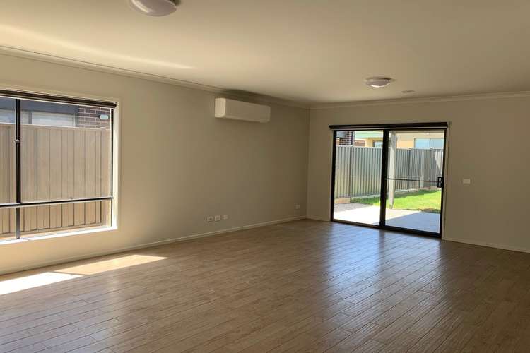 Fifth view of Homely house listing, 33 Arena Circuit, Strathtulloh VIC 3338