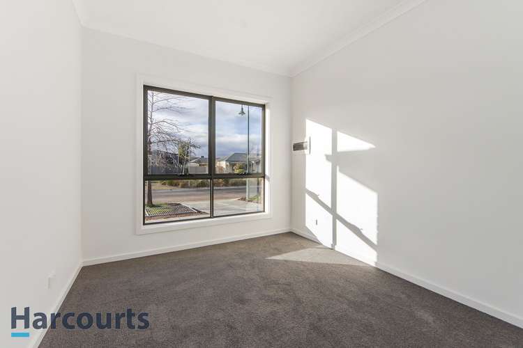 Fifth view of Homely unit listing, 2/2 Border Boulevard, Sunbury VIC 3429