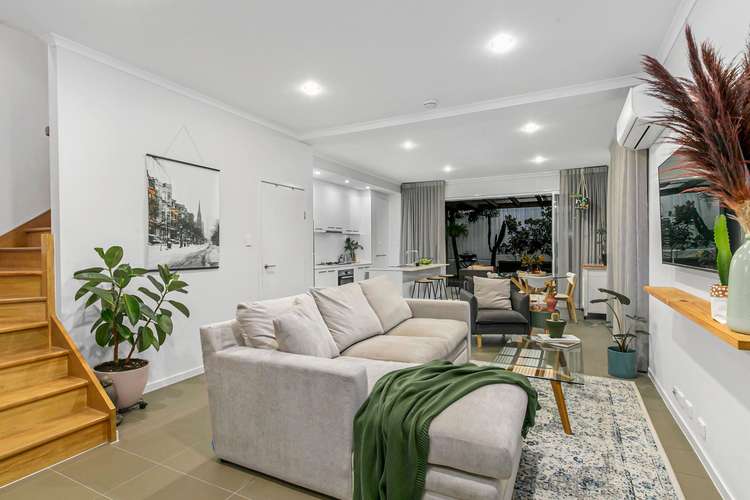 Main view of Homely townhouse listing, 2/30 Gordon Parade, Mount Gravatt East QLD 4122