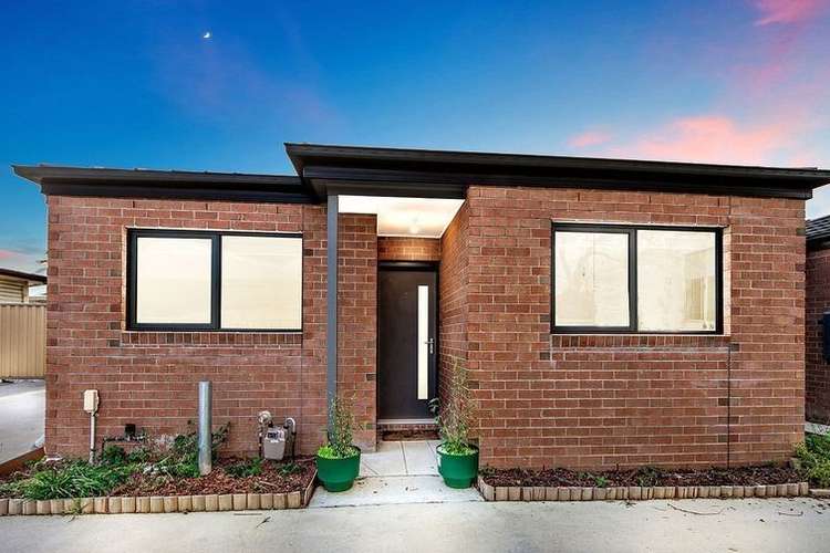 Main view of Homely unit listing, 2/72 Vincent Avenue, St Albans VIC 3021