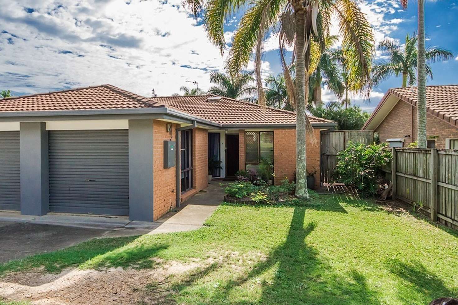 Main view of Homely semiDetached listing, 1/5 Ash Court, Arundel QLD 4214