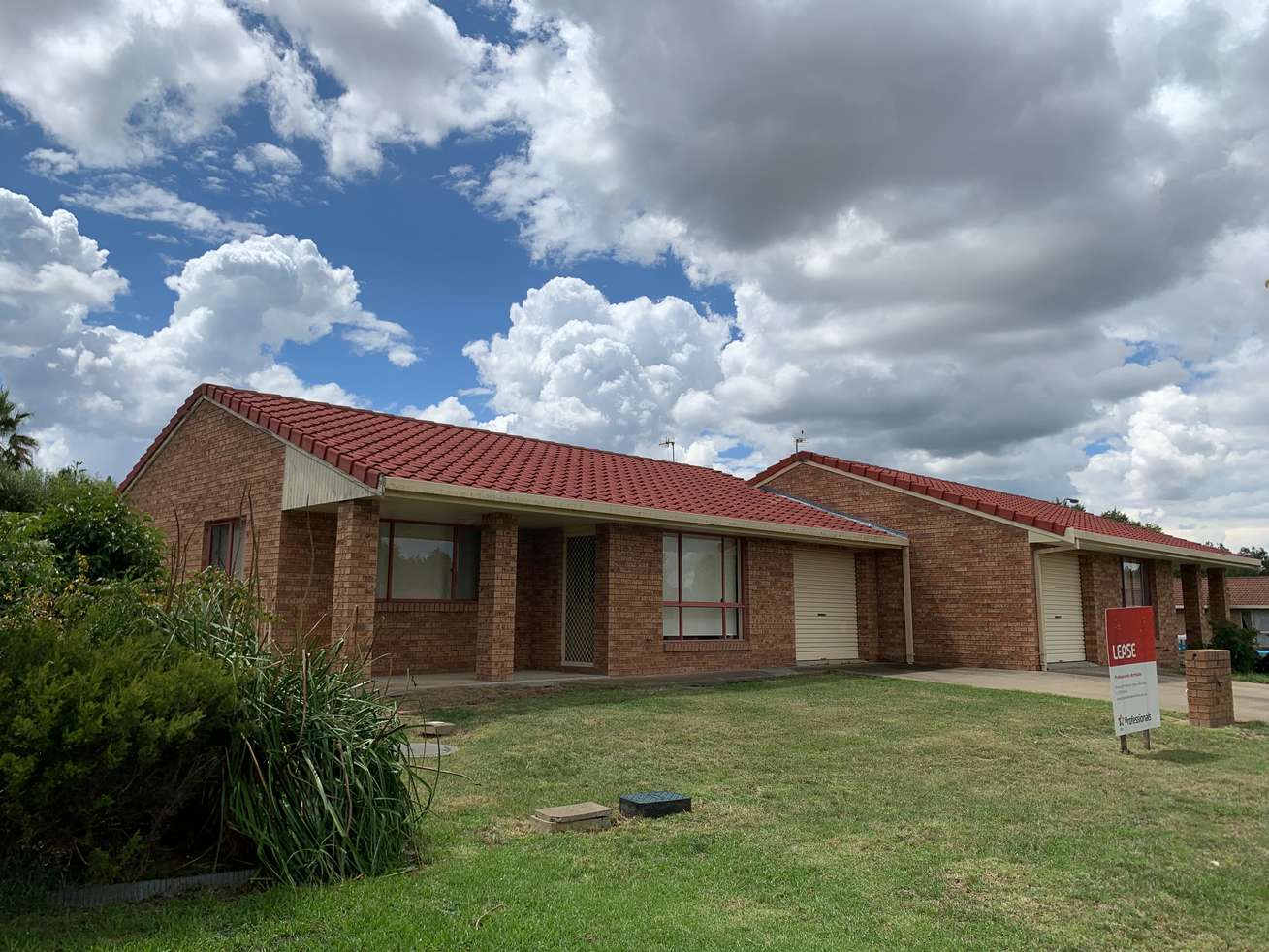 Main view of Homely unit listing, 2/13 Alahna Drive, Armidale NSW 2350