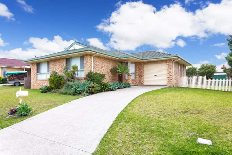 13 Robusta Parade, Taree NSW 2430