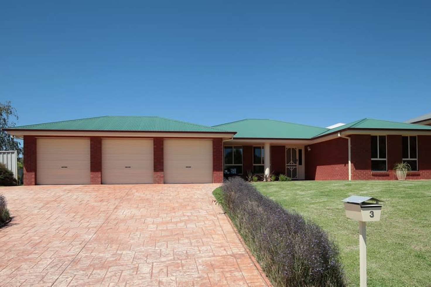 Main view of Homely house listing, 3 Brownlow Drive, Bourkelands NSW 2650